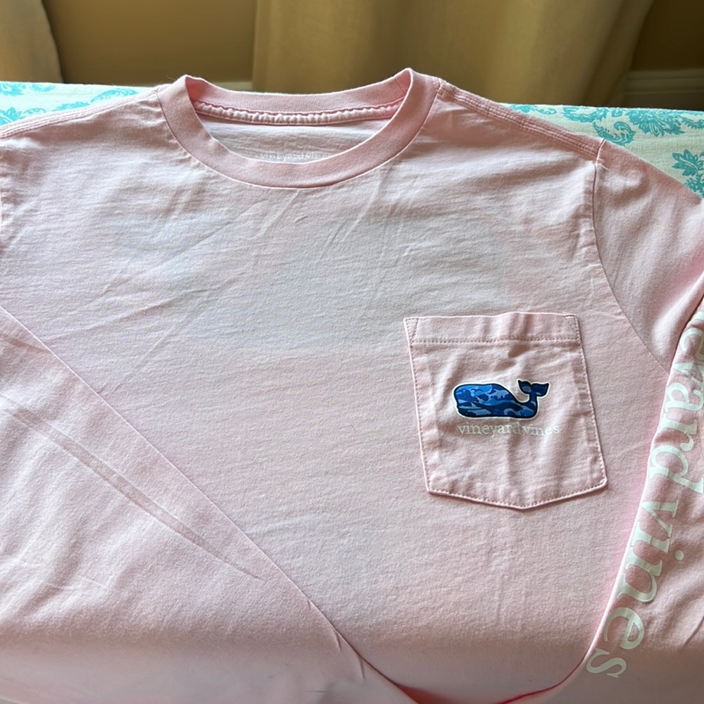 Vineyard Vines Long Sleeve tee - size L NWOT